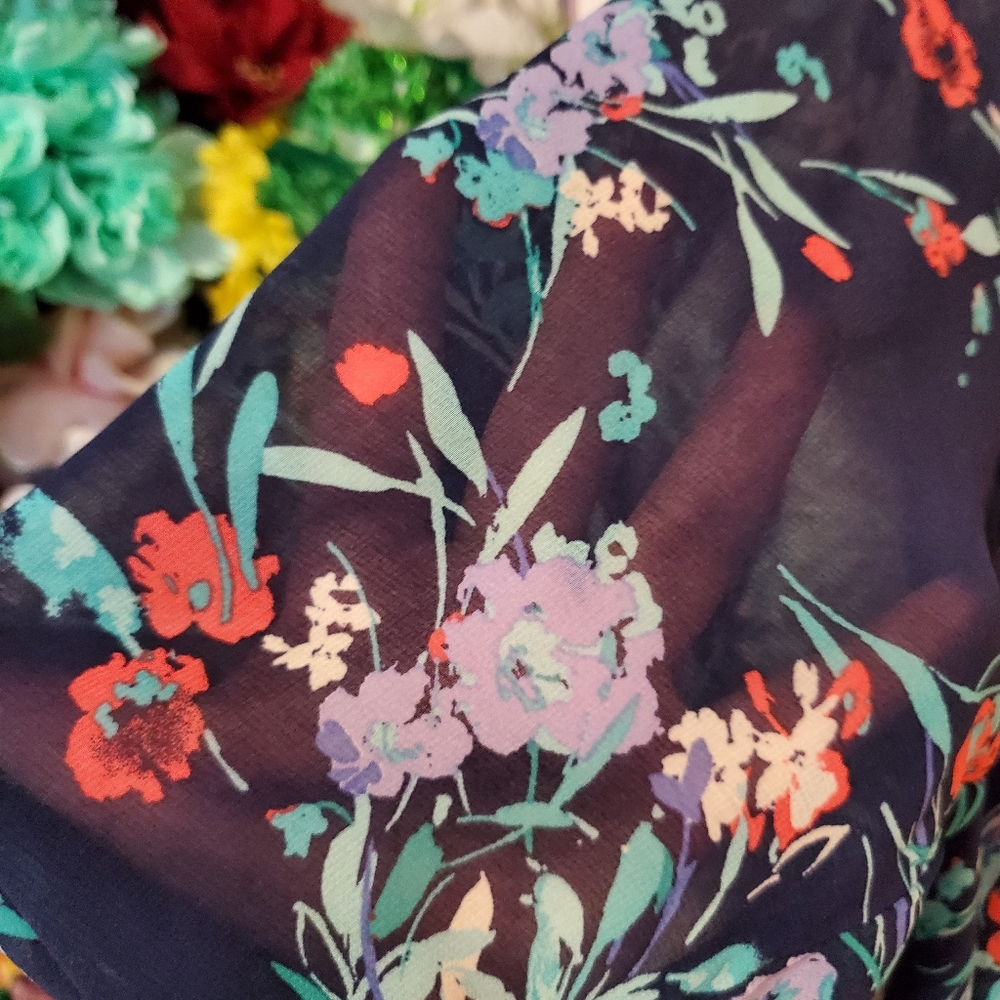 Plus Size Floral Mesh Tye Back Top - Picture 4 of 5